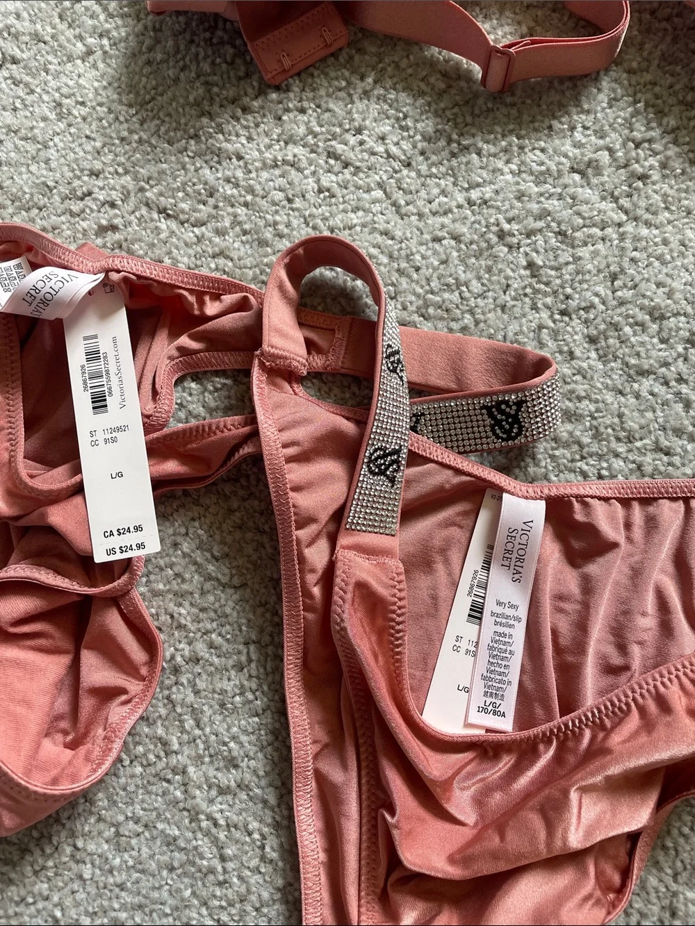 NWT- Victoria's Secret Satin Push-Up Bra & Matching Thongs — Rose Pink